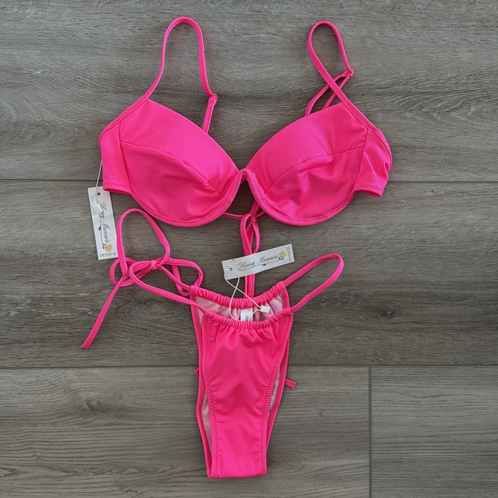 ‘HOT GIRLS’ Set